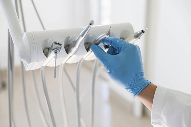 Professional Wisdom Tooth Removal technician working in Manassas Park city County, VA